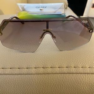 QuayxParis shades🕶wanna Party